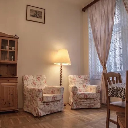 Emma Apartmán *
